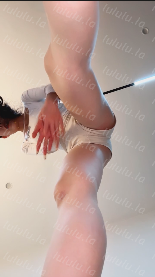 玩物直播浹佳s-251219 校园诱惑红绿灯【1V】【439MB百度云】 预览图 3