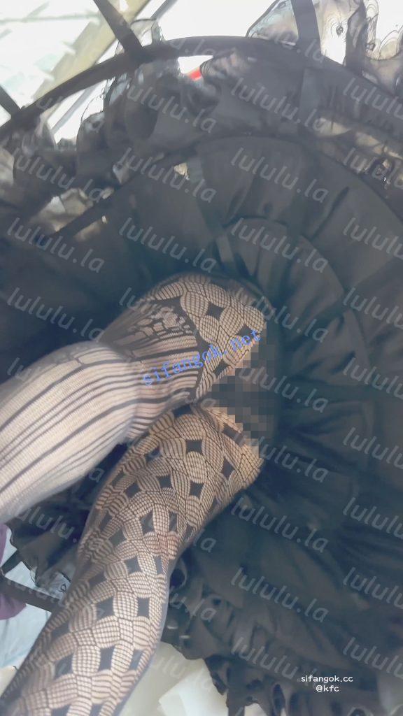 【KFC】库洛米洛丽塔裙学生妹·清纯外表下穿着半透明内裤【1V】【1.97G】 预览图 6