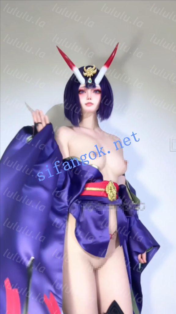 推特超高颜值萝莉顶级COS 希尔薇 4.23最新极品裸舞【13V33P】【293M】 预览图 12