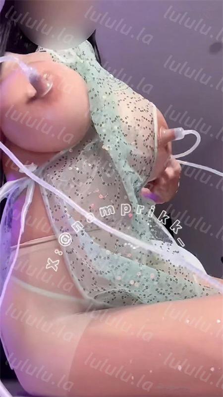 Npxvip(Namprikk)2026.2月18日最新视频.这头奶牛妈妈随时准备牛奶与蜜汁 [9P+1V/308M] 预览图 2