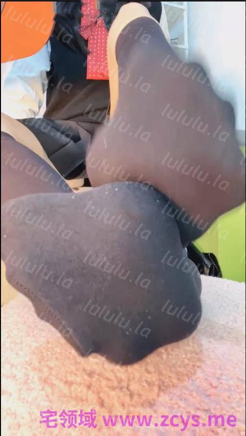 玩物直播苒苒s-251218 锁奴厚黑小皮鞋锁奴憋精折磨【1V】【358MB百度云】 预览图 2