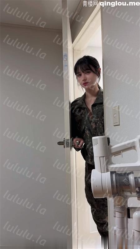 徐婉-军训完毕回宿舍被学长肏[1v/1.5G] 预览图 1