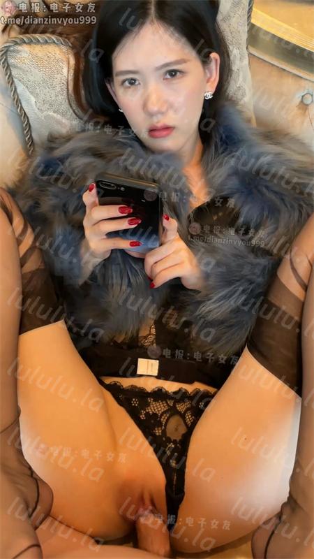 Chloe霏霏-全程露脸无套啪啪,狂干白虎嫩穴内射骚逼，口交口爆摄影师，自慰模穴超清画质[12p+7v/1006M] 预览图 12