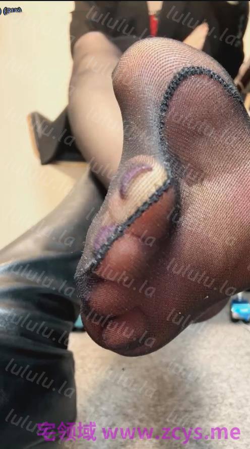 玩物直播秋黎sama-251218 红绿灯皮靴羞辱寸止【2V】【0.98G百度云】 预览图 2