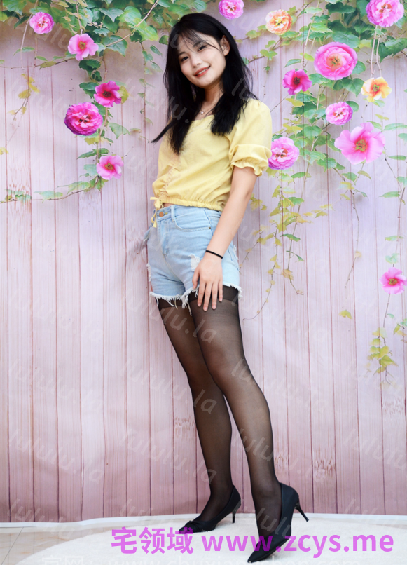 初夏女神 – 幺幺 – 热裤黑丝肉丝美腿 【140P1V1G】 预览图 3