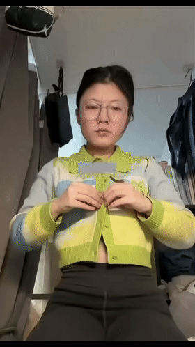 浙大大二學妹，戴眼鏡私下卻很反差，在宿舍大尺度自慰，肥嫩的小穴好漂亮5V 216MB