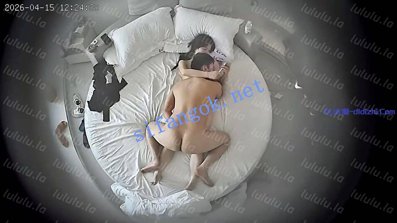 ❤️20260415❤️清純美女對着下體揮舞剃須刀剃光陰毛挨啪啪 1.5GB 预览图 3