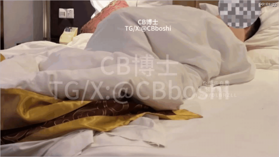 推特百人斬原創博主，熟知人妻女性心理「CB博士」4号女主，大學校友朋友圈剛分手，心情不好叫出來安慰一下，晚上再出來喝點來一發 555.5MB