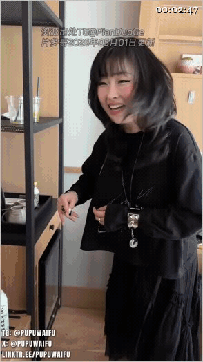 【4月最新】推特極品阿黑顔反差騷母狗「Pupu噗噗」粉絲來當我的攝影師，黑絲吊帶抽插顔射，全新的體驗超級刺激 1.21GB