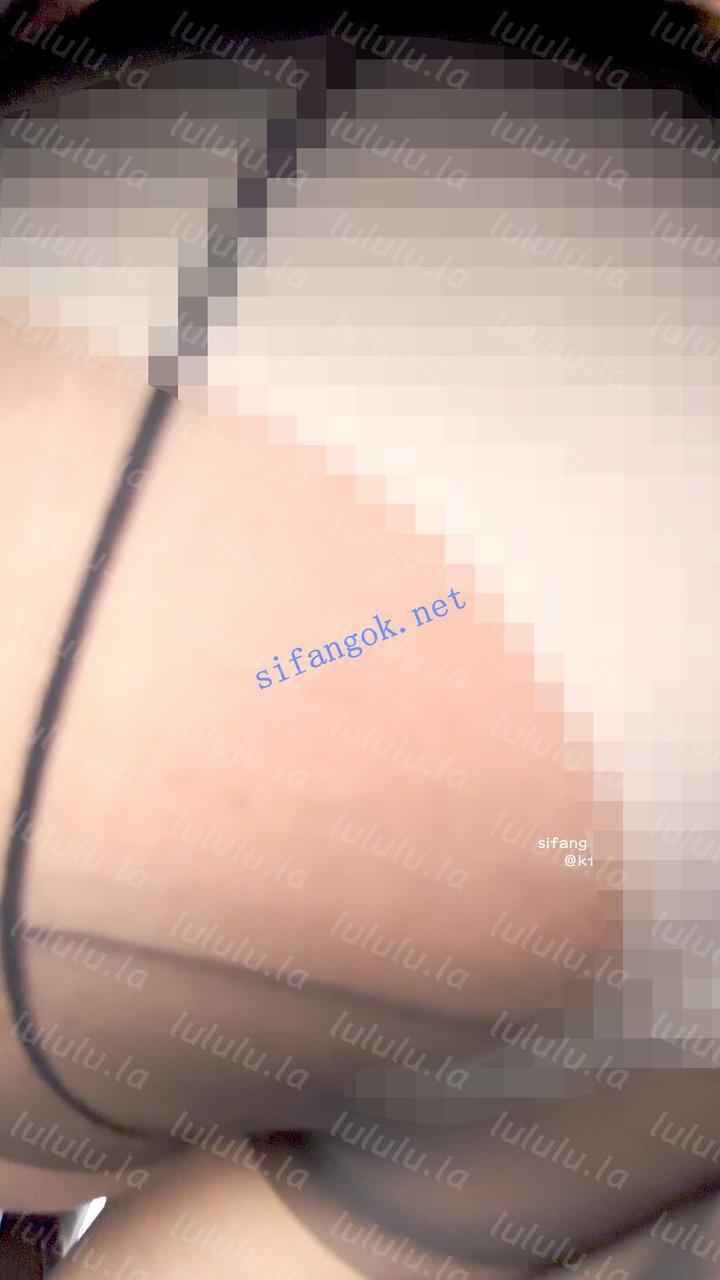 【KFC】JK制服学生妹试鞋·黑丝薄内塞到屁股下CD·露出黑丝脚【NV】【1.12G】 预览图 17