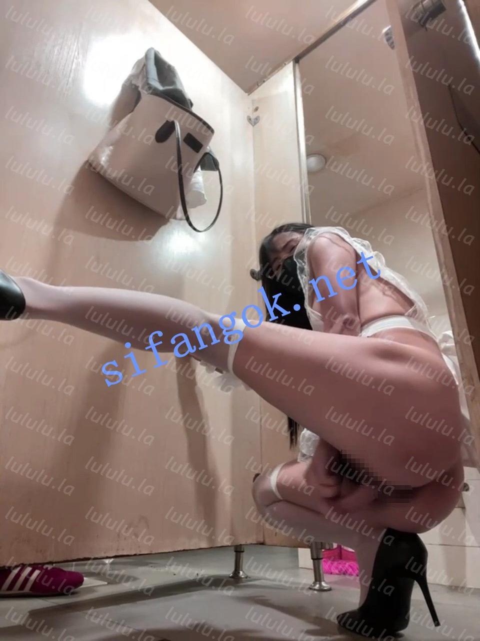 ST开票 xiao-Lin 大长腿御姐 男厕所露出 插B 有清洁工在扫地【1V】【494M】 预览图 4