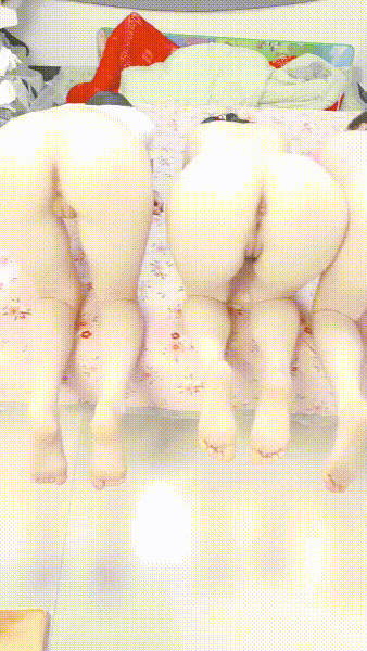 多位大奶子少婦【美女團】極品嫩鮑和炮友玩雙飛輪戰❤️唯一的男主要被榨幹了(4V) 1.45GB 预览图 16