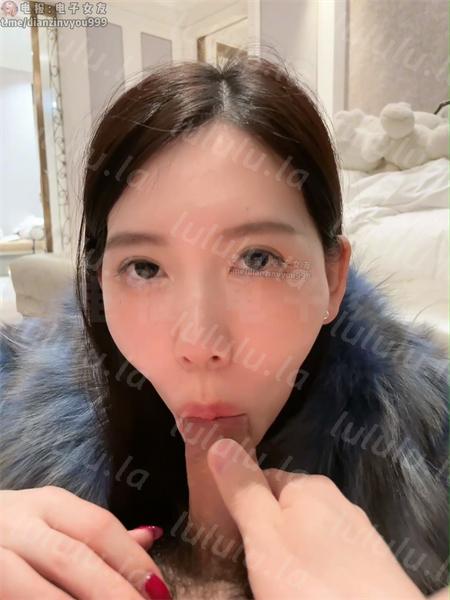 Chloe霏霏-4月最新流出百万粉丝网红丝足母狗全程露脸无套啪啪狂干白虎嫩穴内射骚逼口交口爆摄影师自慰模穴尺度炸裂[7V/1006M] 预览图 5