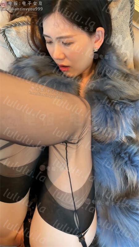 Chloe霏霏-4月最新流出百万粉丝网红丝足母狗全程露脸无套啪啪狂干白虎嫩穴内射骚逼口交口爆摄影师自慰模穴尺度炸裂[7V/1006M] 预览图 6