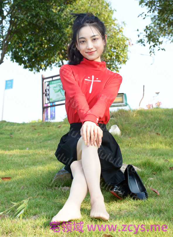 初夏女神 – 柒柒 自然魅力-制服高跟短裙肉丝 【100P1V869M】 预览图 3
