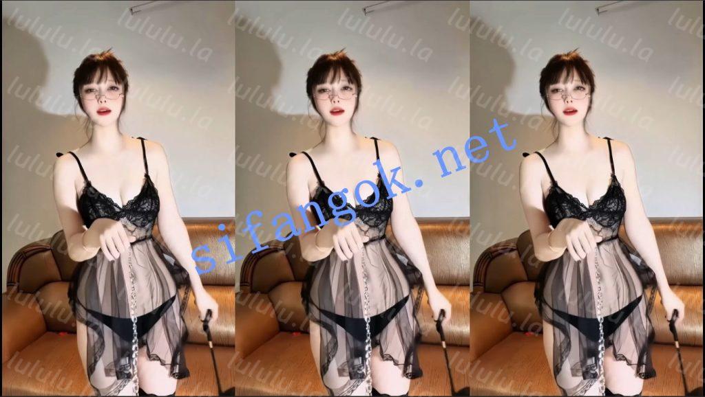 【抖音】阿拉蕾 眼镜美女情趣SM骚舞定制福利，反差感拉满【8V】【395M】 预览图 3