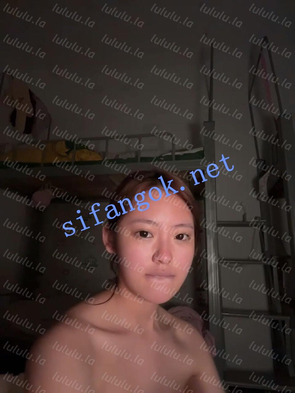 ST开票 keke-20081130 超有气质良家妹子 工厂宿舍露出 洗澡等【1V】【500M】 预览图 17