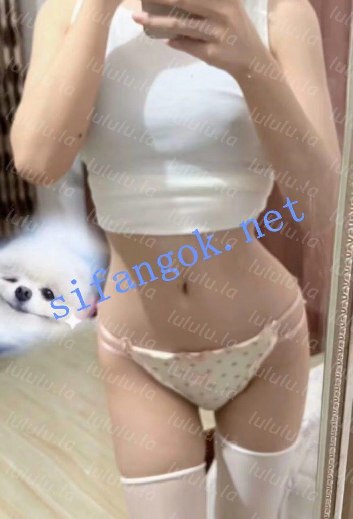 抖音 小点炘 巨乳小蛮腰美女 露点 扣B自慰 掰开B特写 揉胸【4V】【358M】 预览图 2