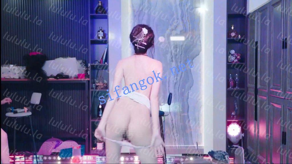 ST开票 98K_001 极品女团 裸舞脱衣舞 多女互搞 口交 道具等【1V】【768M】 预览图 17