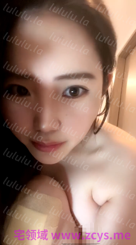 G奶女神 月亮躲在云朵 这个大蜜臀是真好看 无毛嫩逼又粉又嫩 真想舔一舔 大鸡巴自慰喷水【8v】【5.56g】 预览图 1