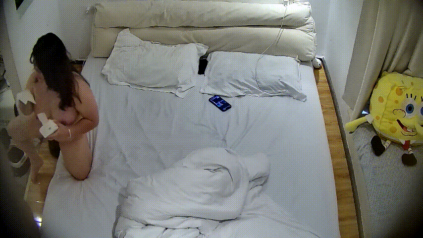 情趣酒店 5-9 下午入住的年輕小情侶 瘦猴男真是玩逼高手 正面反面都能摳得女人顫抖 全程肉戲 直接内射 1.38GB 预览图 6