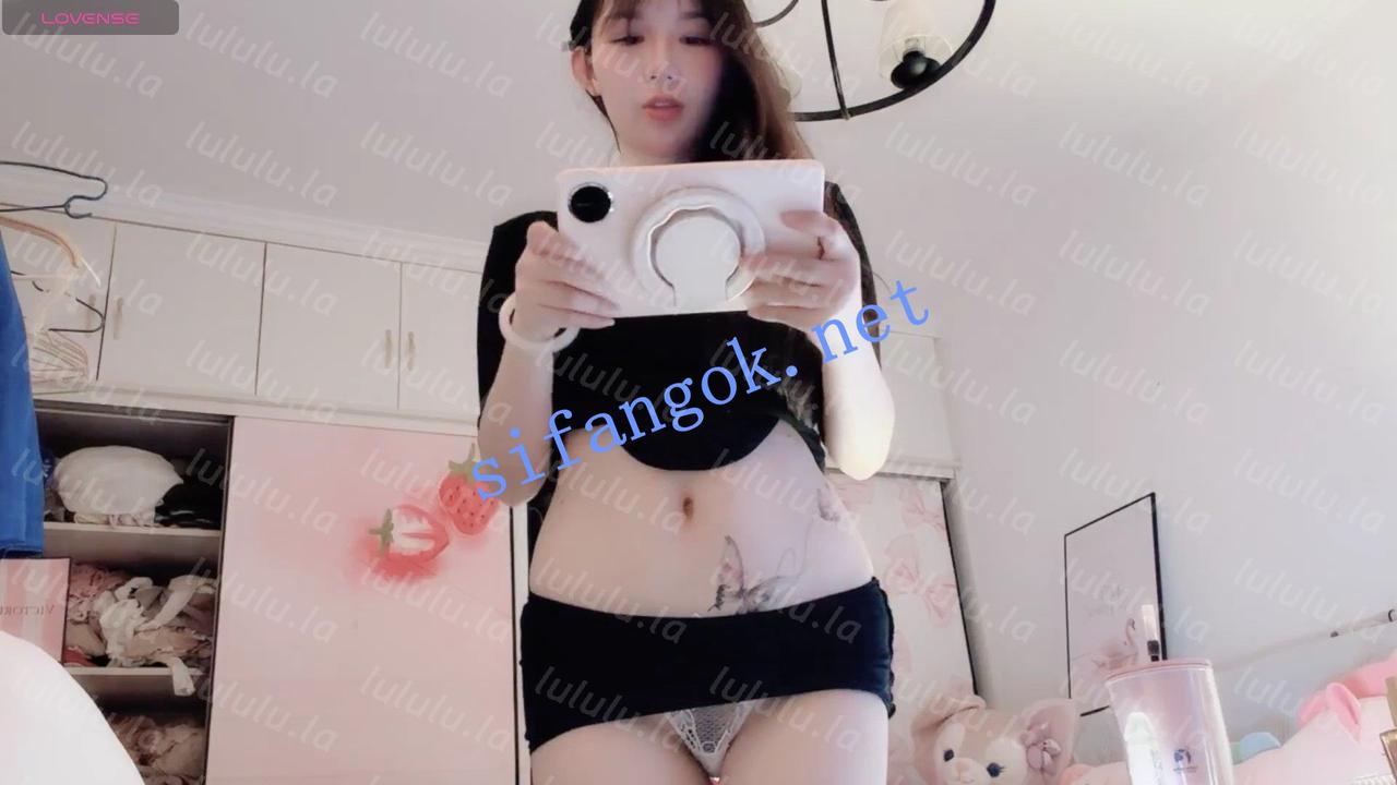 ST【qqqq0808】超高颜值奶怡5.16王子秀 脱衣舞 喷水【1V】【1G】