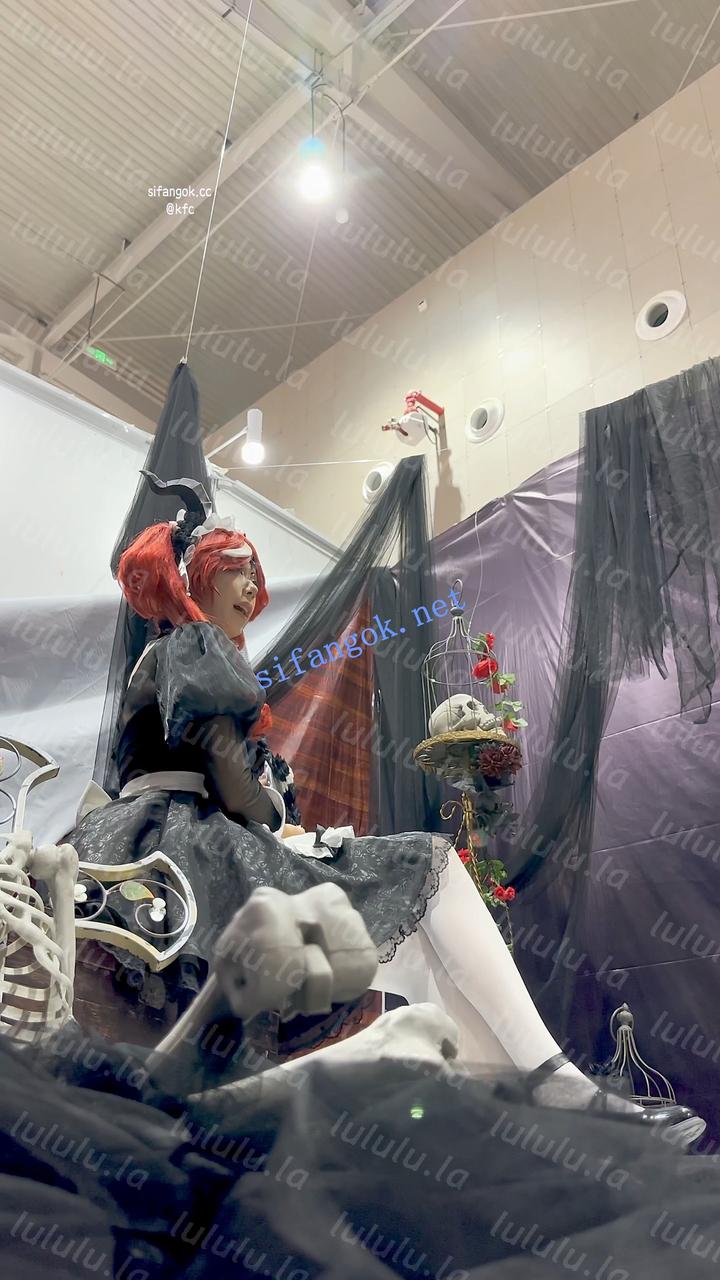 【KFC】学生妹COSER·白丝袜可爱内内·长时间CD被发现差点翻车【1V】【2.46G】 预览图 5
