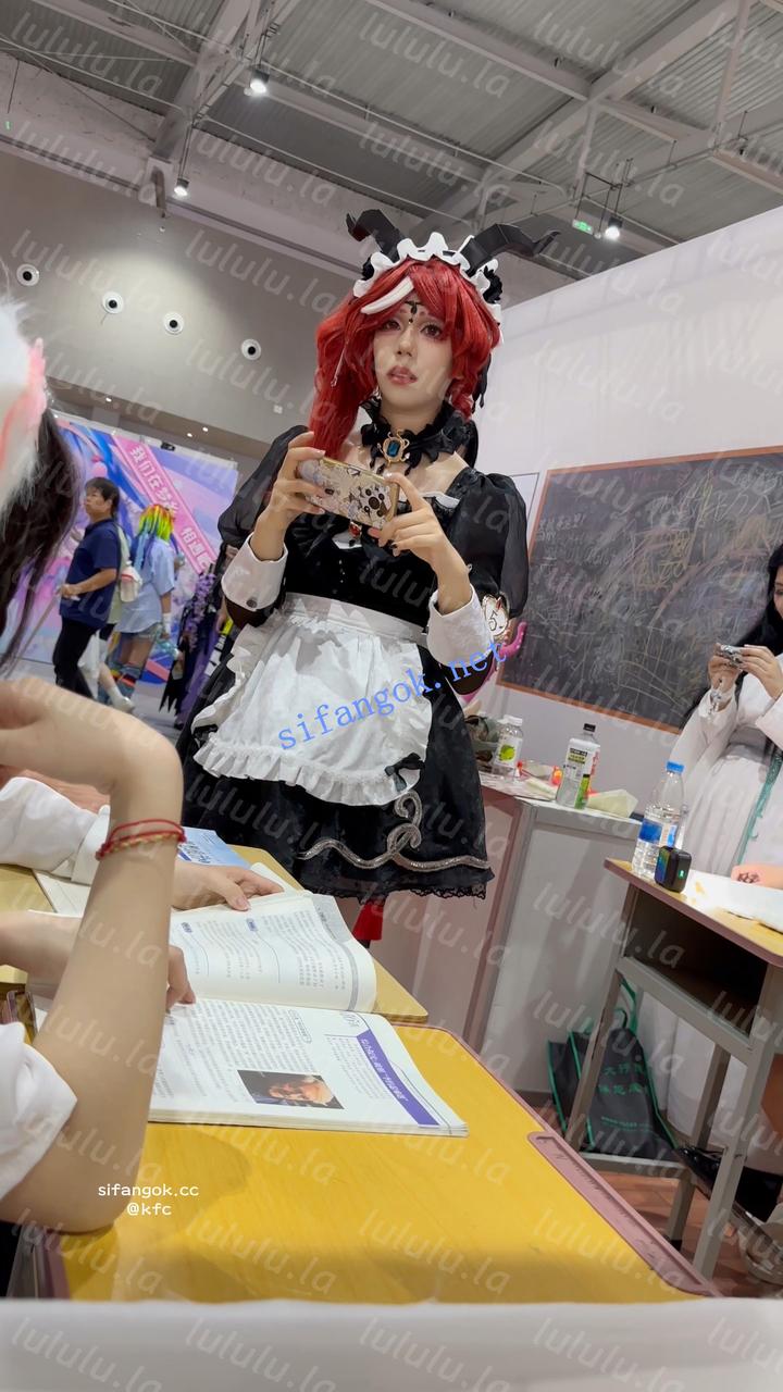 【KFC】学生妹COSER·白丝袜可爱内内·长时间CD被发现差点翻车【1V】【2.46G】 预览图 6