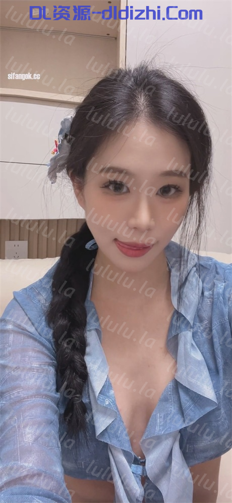 顔值嫩妹【嬌妻菲菲】好身材大長腿，暴力掰開屁穴，空姐裝掰逼誘惑，奶圓逼粉，飛機價值滿滿5V 2.11GB