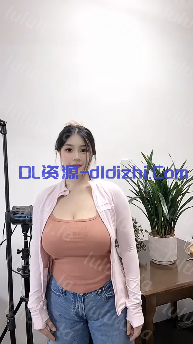 快手熟女人妻【範範666】風騷約炮金主口交啪啪，道具自慰潮噴不斷 8V 107MB 预览图 1