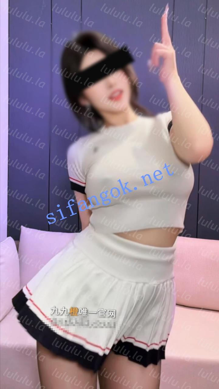 超极品巨乳御姐女神【九九橙】520的特别更新【6V】【1.18G】 预览图 6