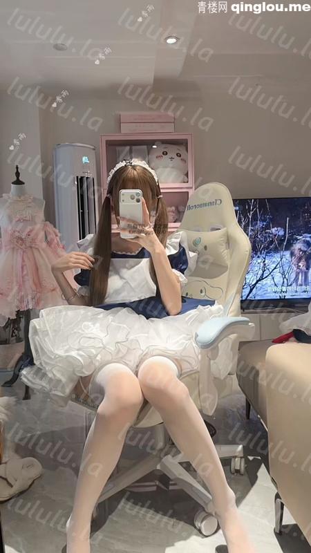 季雨(ovocat0618)- 双马尾白丝女仆装自慰2500私定版[6V/2.6G]