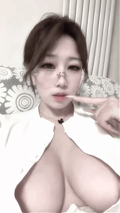 抖音超巨乳 李铁蛋 反差骚舞无内大奶摇摆 裸秀诱惑抖飞了【20V】【229M】 预览图 9