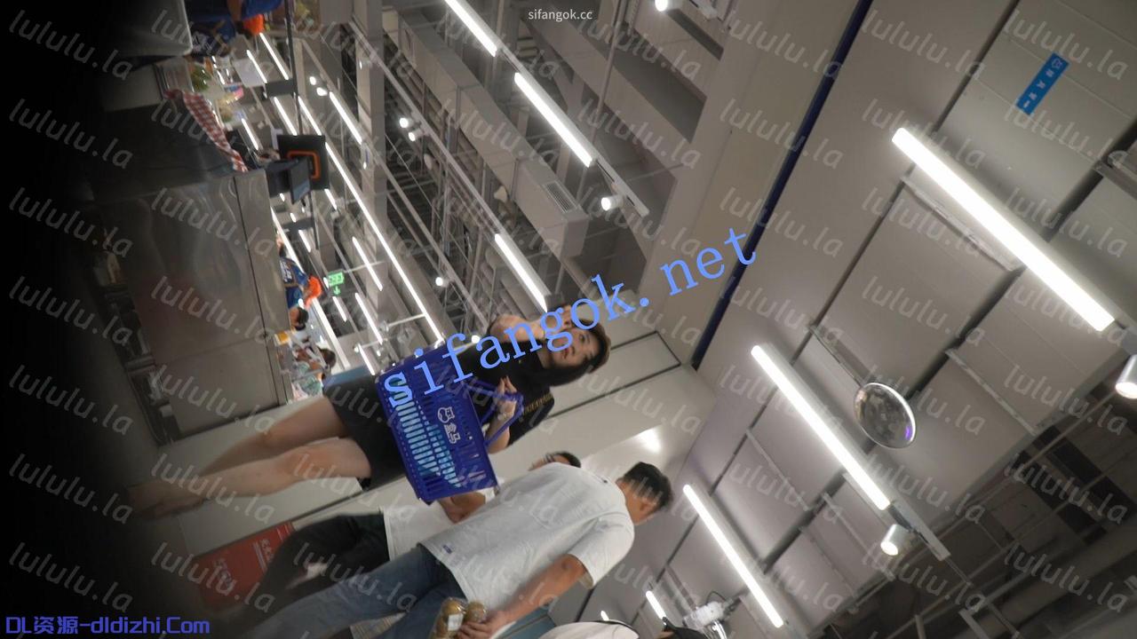 （空城原創）豹紋細跟長腿短裙小少婦，黑色窄N包裹肥臀 401.3MB 预览图 1