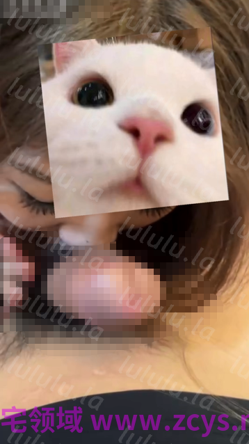 Amber【4号女主】酒吧营销大学生，晚上喝完酒带回家，但是来姨妈了，没办法，只能口爆射她一嘴，长相很清纯，有点气质的，奶子超级大 预览图 2