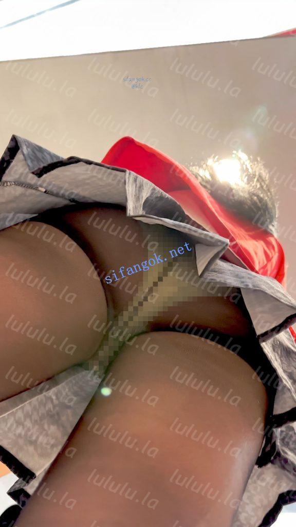【KFC】⭐极品JK学生妹·翘起屁股睡觉·黑丝骚内露给路人欣赏【1V】【4.05G】 预览图 20