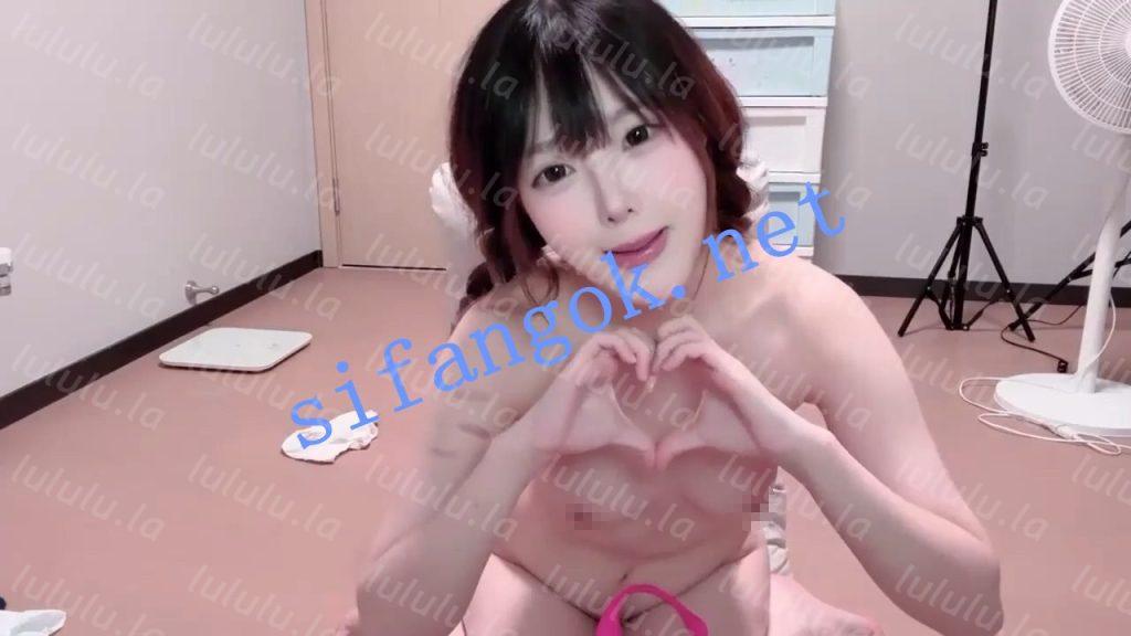 ST开票 Uu_puppy 超有气质清纯妹子 下海 自慰 勾引 叫爸爸【1V】【268M】 预览图 4