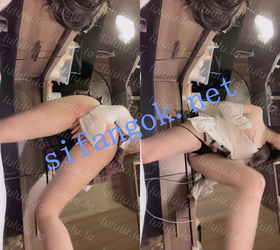多彩彩播-婕妤(一只囚)私下1V1脱衣舞扒穴自慰及直播走光【2V】【527M】 预览图 7