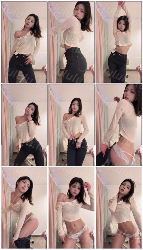❣️推荐❣️快手颜值嫩妹【媮晚】裸舞诱惑，挫逼自慰，淫语调教，好身材大长腿【30V】【3.75G】 预览图 15
