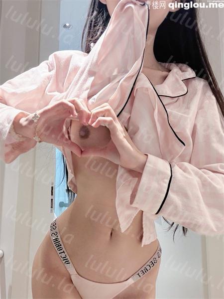 妮子(roo8888s)抖音超美反差博主假吊插穴露脸自慰[19V+61P/652M] 预览图 7