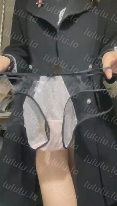 ❣️推荐❣️抖音药店老板娘【彩云姐（大云）】药店露出，足交圣体，掰逼展示，榨精大哥，御姐控必入【48V】【953M】 预览图 16