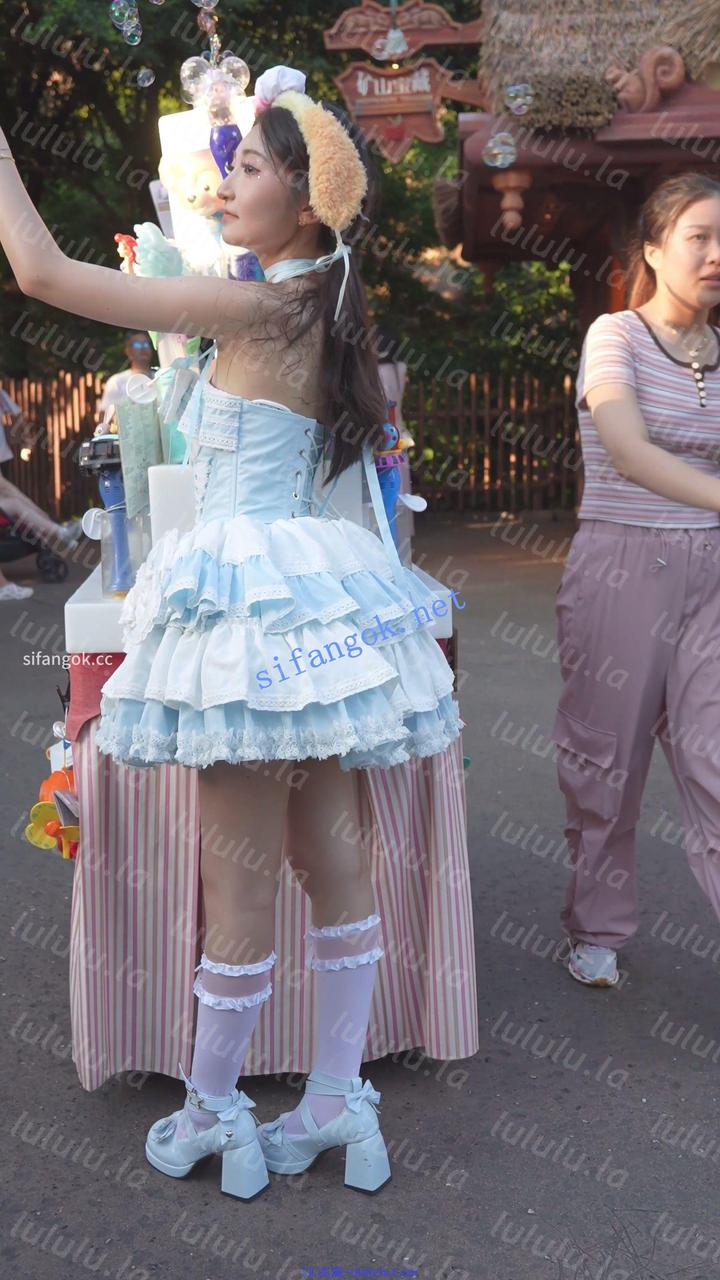 (BC-AA-668)雙馬尾公主裙美女..專心拍照被CD内褲夾進屁股縫 536.6MB 预览图 1