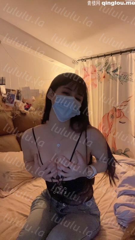 诗诗kiki-2026年顶级模特高价定制皮裤黑丝掰开销魂自慰给你品尝骚水[1V/1.5G] 预览图 1