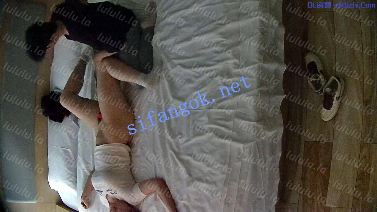 ❤️20260530❤️奶子渾圓的圓潤可愛妹子被男友撲倒又摳又操 1.46GB 预览图 1