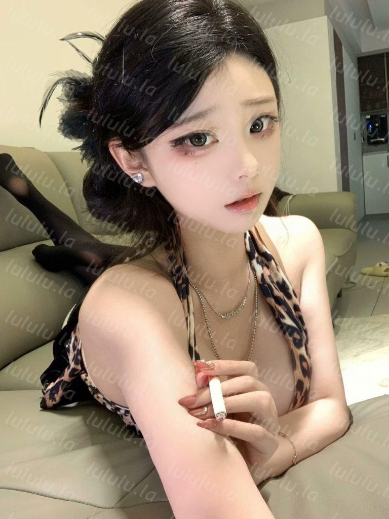 无情颖少 高颜值百万粉丝网红 纯欲脸 私拍写真【93P16V】【75M】 预览图 11