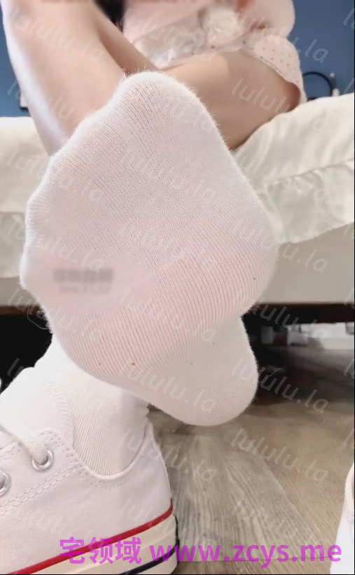玩物直播女神mio-260514 红绿灯白袜匡威多次寸榨【1V】【430MB百度云】 预览图 2