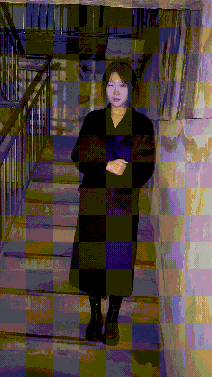 【原相機洩密】極品美乳粉屄漂亮騷姐姐露臉性愛自拍，吃雞噴水露出，表裏不一反差感拉滿，無水印原版(17V) 1.54GB 预览图 2
