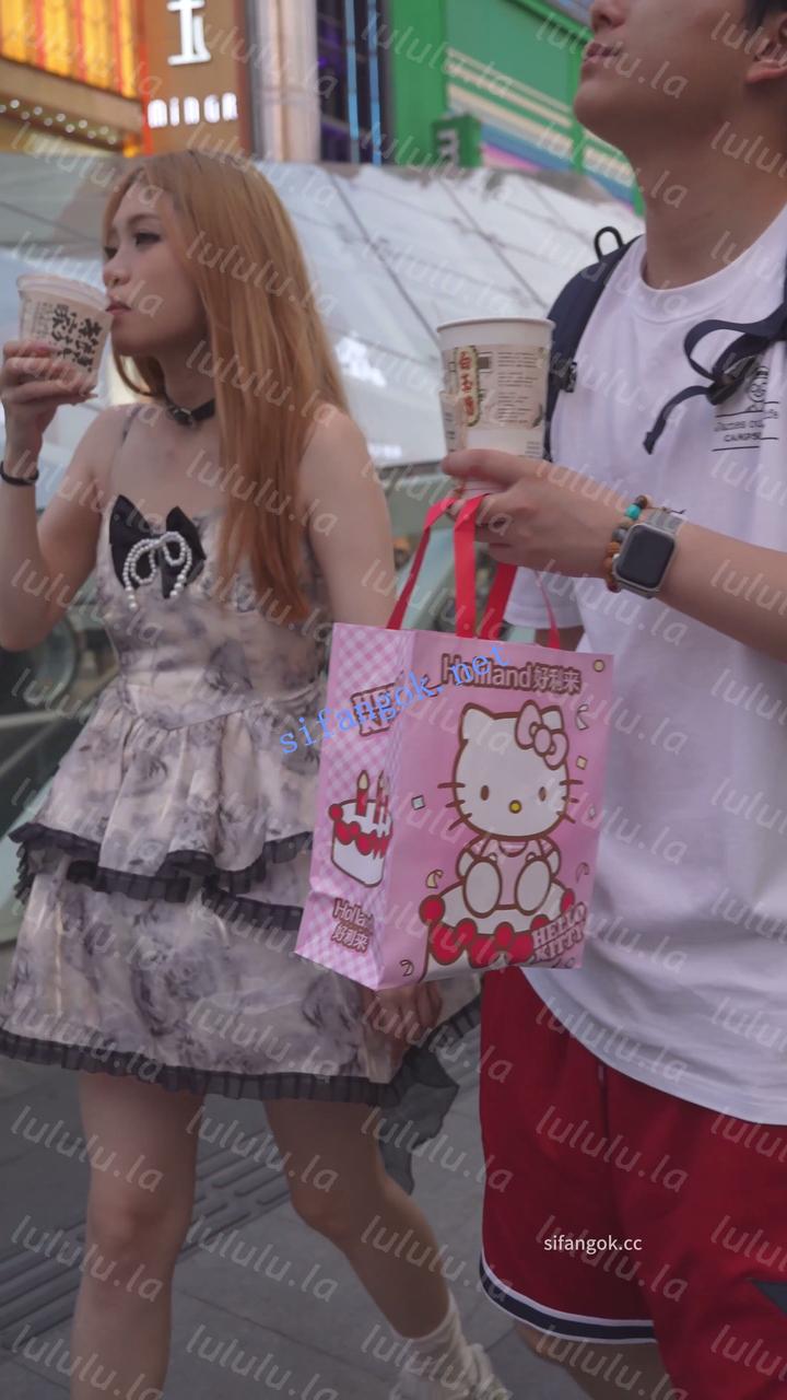 (BC-AA-676)超短蓬蓬裙美女逛街..微透白内多次前抄露黑色 预览图 4