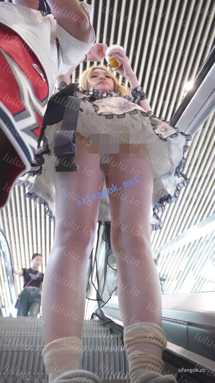 (BC-AA-676)超短蓬蓬裙美女逛街..微透白内多次前抄露黑色 预览图 8