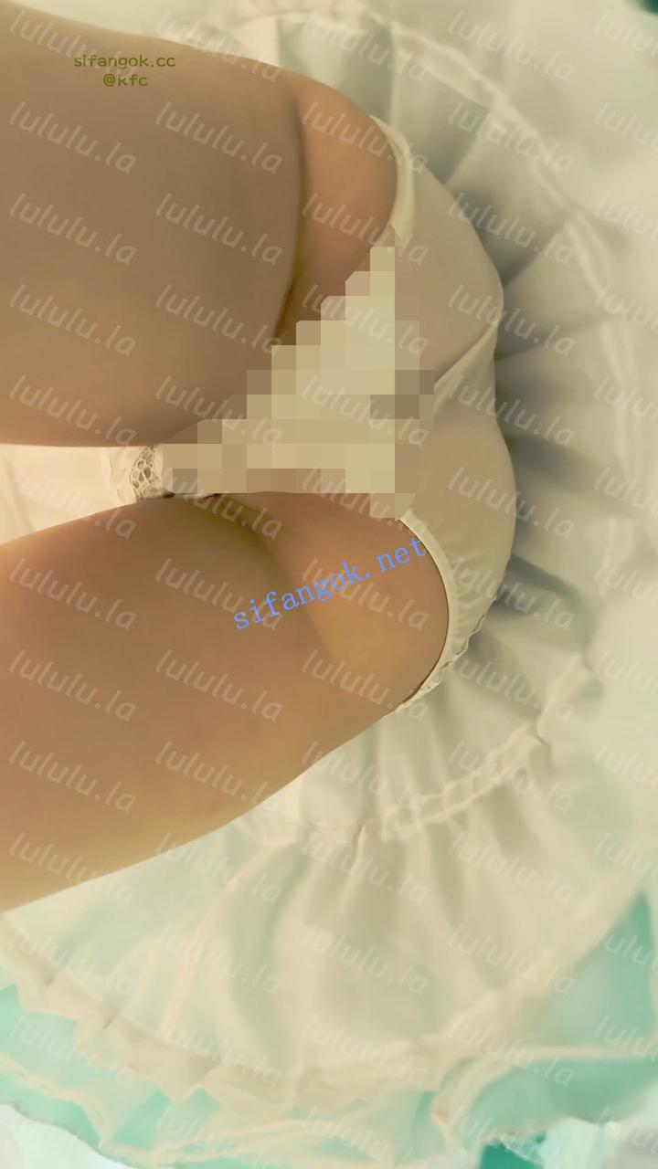 【KFC】学生妹COSER瑶妹逛展·半透明内内低角度CD·露个屁股沟 预览图 9